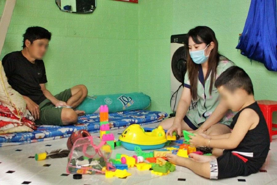 Người lao động thuê trọ ở hẻm 147 đường Lê Đình Cẩn, quận Bình Tân, TP.HCM. Ảnh: NGỌC LÀI Người lao động thuê trọ ở hẻm 147 đường Lê Đình Cẩn, quận Bình Tân, TP.HCM. Ảnh: NGỌC LÀI