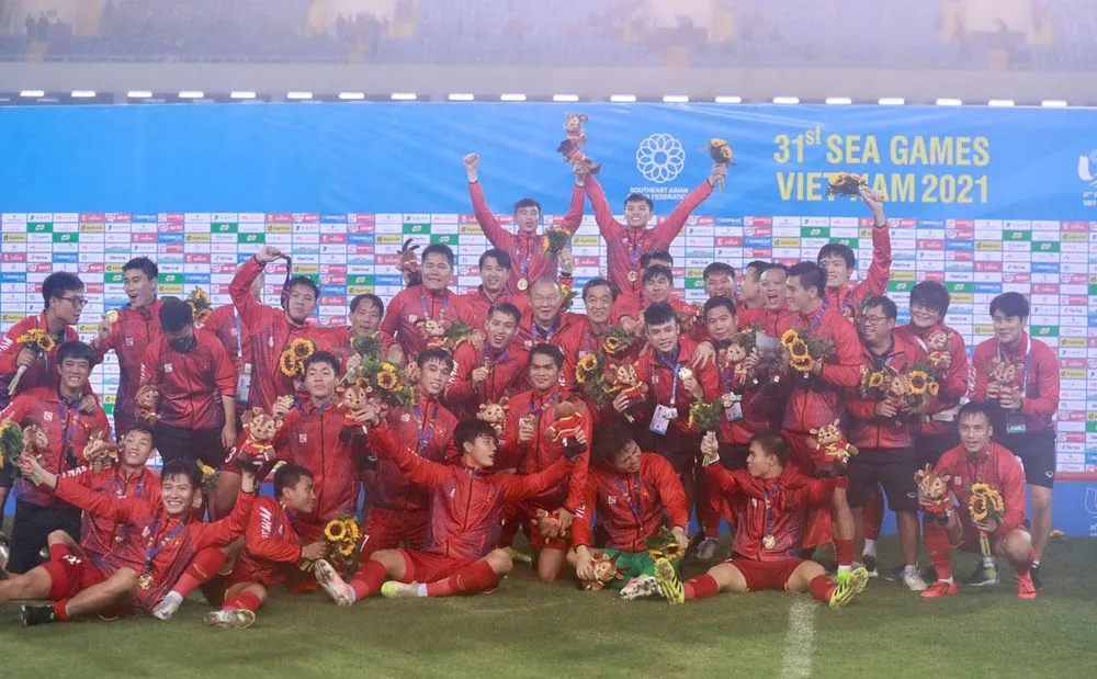 Trăn trở với lứa U-23 Việt Nam mới vô địch SEA Games có được sân chơi và được cọ xát nhiều để phát triển. Ảnh: ANH DUY Trăn trở với lứa U-23 Việt Nam mới vô địch SEA Games có được sân chơi và được cọ xát nhiều để phát triển. Ảnh: ANH DUY