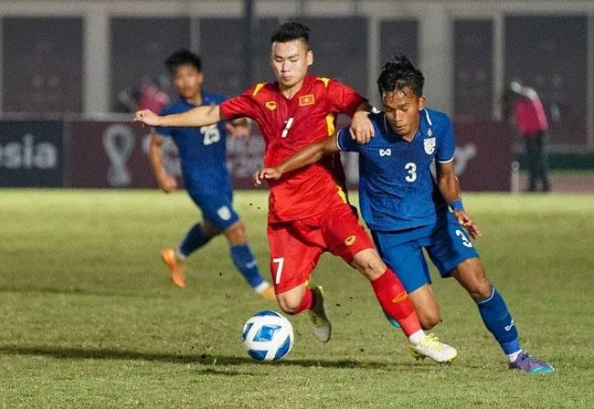 Dù Malaysia là nhà vô địch U-19 Đông Nam Á nhưng trận Việt Nam - Thái Lan luôn tạo sức hút lớn. Ảnh: CTV Dù Malaysia là nhà vô địch U-19 Đông Nam Á nhưng trận Việt Nam - Thái Lan luôn tạo sức hút lớn. Ảnh: CTV
