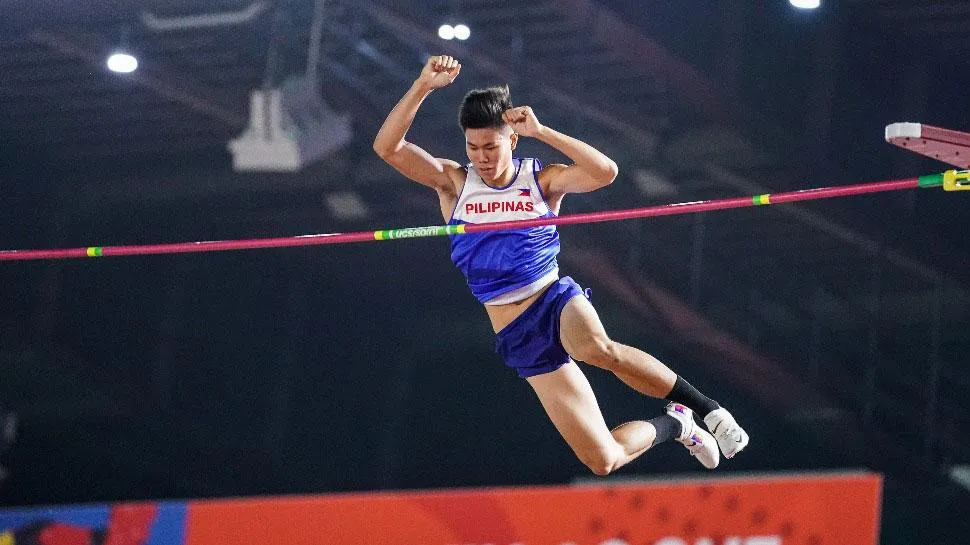 EJ Obiena, người đang giữ kỷ lục châu Á, sẽ bước vào vòng chung kết nhảy sào nam thế giới. Ảnh: GETTY IMAGES