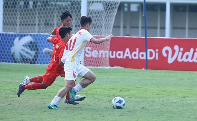 U-19 Việt Nam trong trận thắng Myanmar tại giải Đông Nam Á. Ảnh: CTV