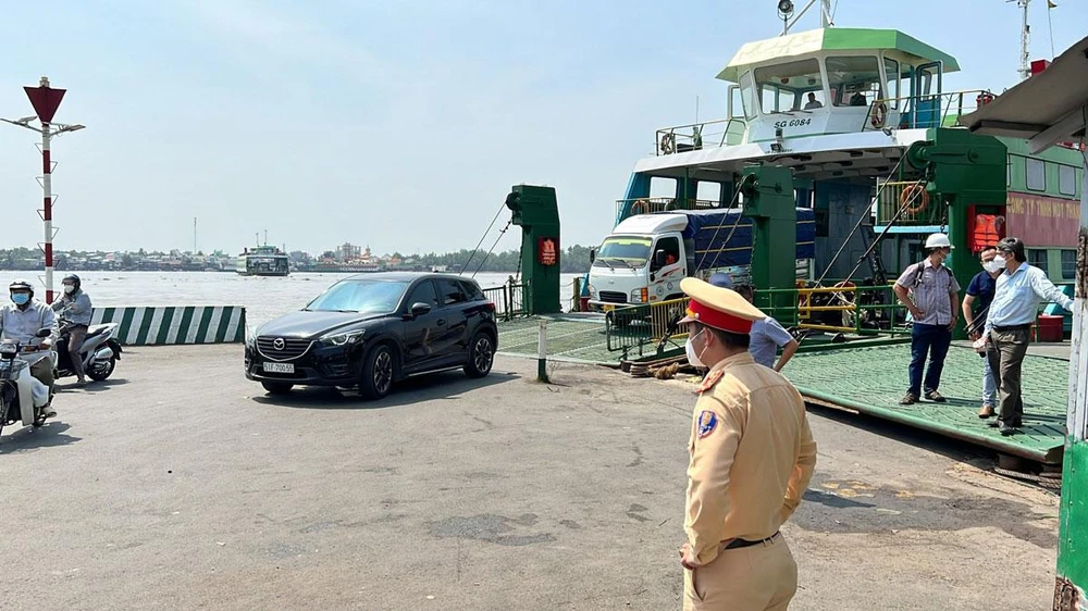 Theo Sở GTVT TP, phương án về vị trí cầu Cát Lái đã quy hoạch trước đó không đảm bảo tính khả thi để thực hiện. Ảnh: ĐÀO TRANG