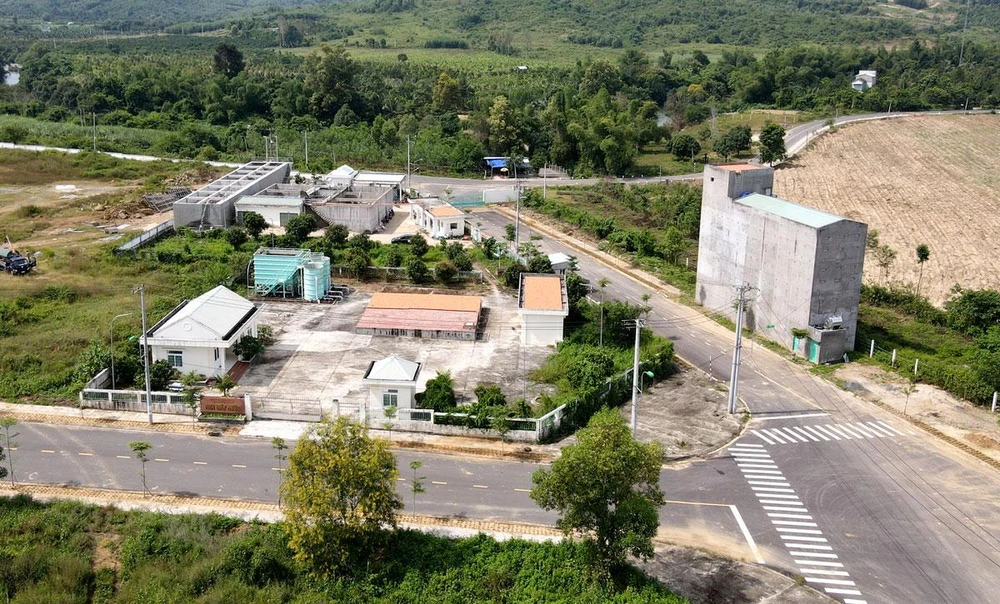 Sau hai năm khánh thành, cụm công nghiệp Sông Cầu mới có một nhà nuôi yến được xây dựng. Ảnh: HUỲNH HẢI