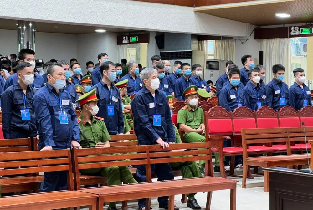 Các bị cáo tại tòa. Ảnh: VH