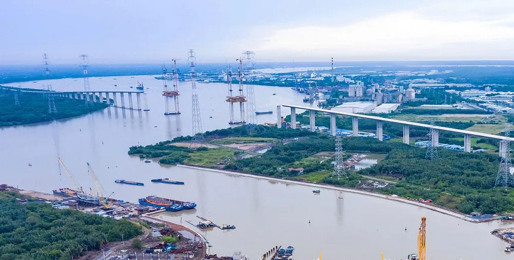 Bộ GTVT kiến nghị Thủ tướng chấp thuận điều chỉnh thời gian thực hiện dự án cao tốc Bến Lức - Long Thành đến ngày 30-9-2025. Ảnh: KIÊN CƯỜNG