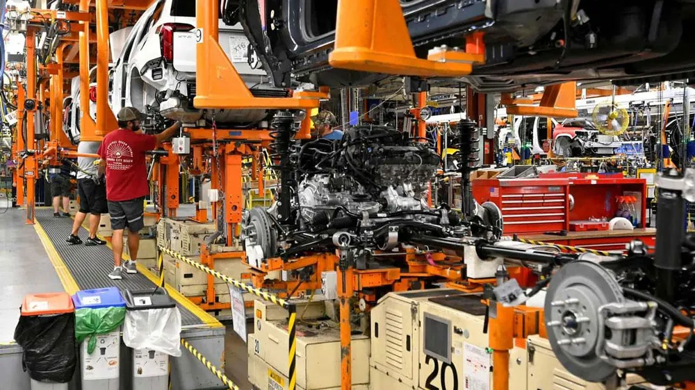 Một dây chuyền sản xuất ô tô của một doanh nghiệp ở thủ đô New Delhi, Ấn Độ hồi tháng 6. Ảnh: REUTERS