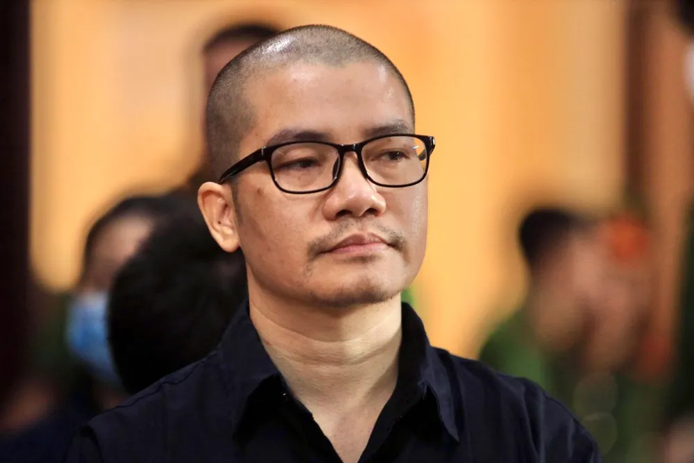 Bị cáo Nguyễn Thái Luyện tại tòa. Ảnh: NGUYỆT NHI