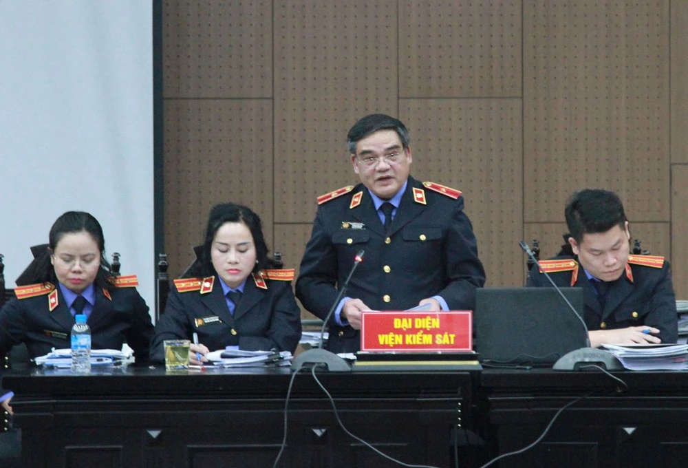 Đại diện VKS tại tòa. Ảnh: CTV