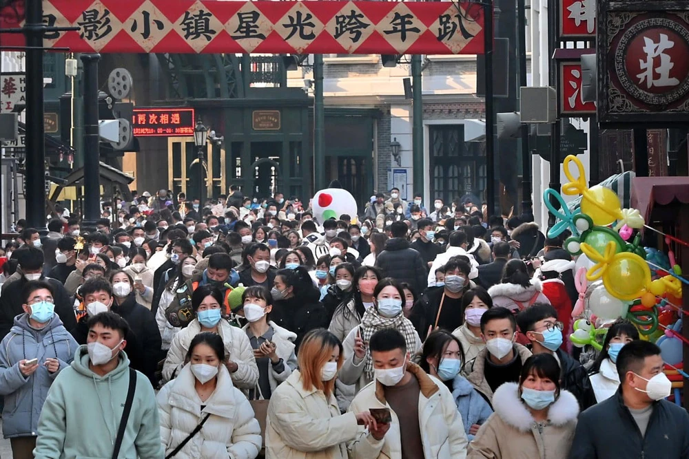 Khách du lịch Trung Quốc tại huyện Trung Mưu, tỉnh Hà Nam ngày 5-1. Ảnh: TÂN HOA XÃ Khách du lịch Trung Quốc tại huyện Trung Mưu, tỉnh Hà Nam ngày 5-1. Ảnh: TÂN HOA XÃ