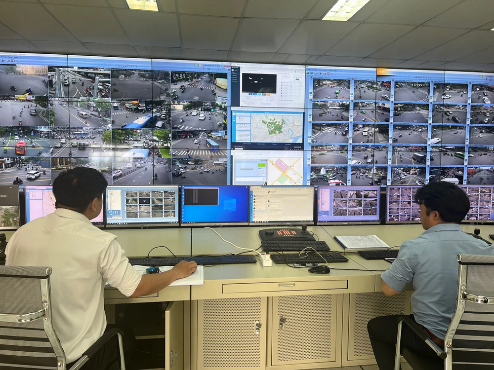 Thông tin về các vị trí ùn tắc sẽ được nhân viên vận hành cập nhật liên tục trên web để người tham gia giao thông biết. Ảnh: ĐT