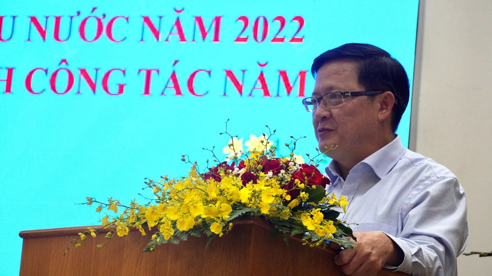 Thứ trưởng Bộ Tư pháp Mai Lương Khôi đánh giá cao sự nỗ lực của cán bộ tư pháp TP.HCM trong việc sớm hoàn thiện số hóa dữ liệu hộ tịch phục vụ người dân. Ảnh: HỮU ĐĂNG