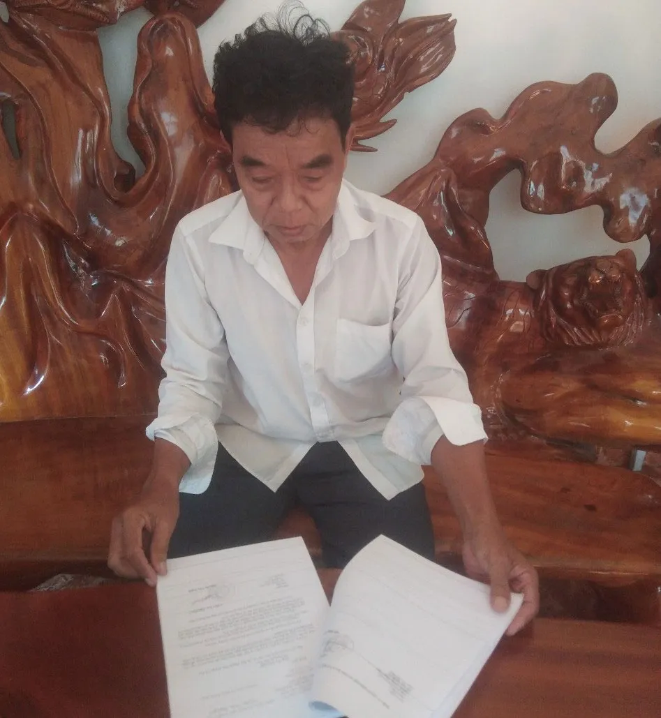 Vợ chồng ông Nghị, bà Thu đã khiếu nại cơ quan thi hành án nhiều năm nay để lấy lại nhà và giấy tờ. Ảnh: ĐẶNG LÊ