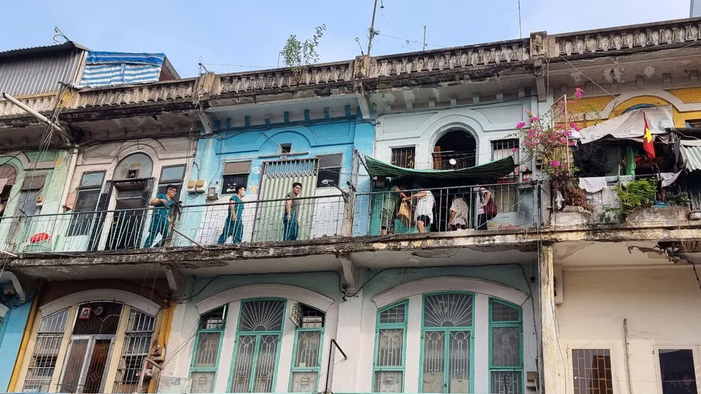 Chung cư 440 Trần Hưng Đạo hiện xuống cấp nghiêm trọng. Ảnh: N.CHÂU Chung cư 440 Trần Hưng Đạo hiện xuống cấp nghiêm trọng. Ảnh: N.CHÂU