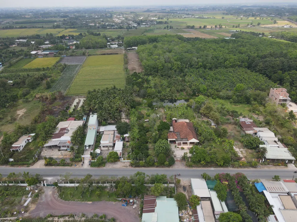 Đường Nguyễn Thị Rành (huyện Củ Chi) nằm trong phương án nắn tuyến đường vành đai 4 để giảm chi phí đầu tư và giải phóng mặt bằng. Ảnh: NN
