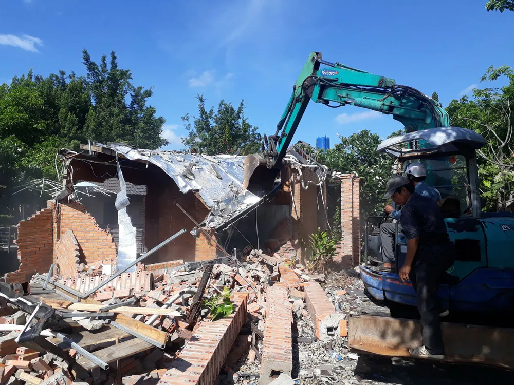 Một công trình vi phạm bị cưỡng chế tháo dỡ ở huyện Bình Chánh sau khi có Chỉ thị 23. Ảnh: KC Một công trình vi phạm bị cưỡng chế tháo dỡ ở huyện Bình Chánh sau khi có Chỉ thị 23. Ảnh: KC