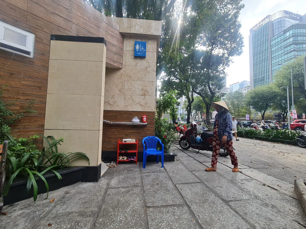 TP.HCM sẽ nâng cấp, cải tạo nhà vệ sinh công cộng hiện hữu, đầu tư bổ sung các nhà vệ sinh công cộng mới. Ảnh: NGUYỄN CHÂU