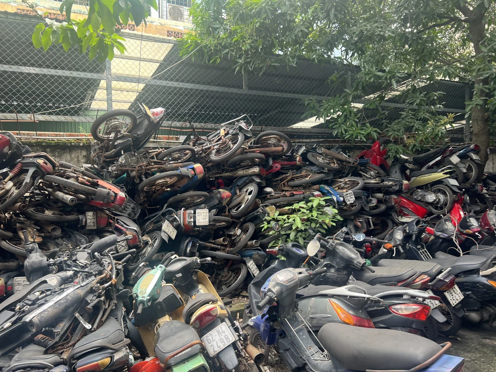 Cuộc “trùng phùng” đặc biệt của những chiếc xe bị bỏ quên ảnh 1