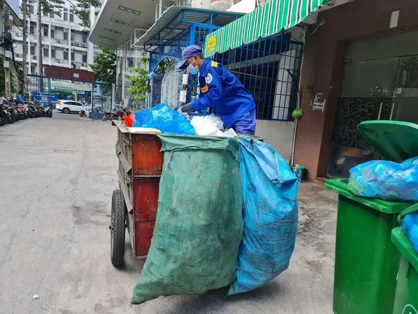 TP. HCM đang xây dựng và hoàn thiện cũng như áp dụng đồng bộ quy trình tái chế và xử lý rác. Ảnh: CHÂU NGUYÊN P8_HinhBOX.jpg
