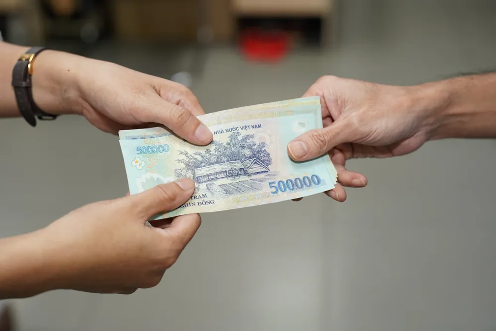 Người có hành vi từ chối hoặc trốn tránh nghĩa vụ cấp dưỡng, chăm sóc con sau khi ly hôn sẽ bị phạt tiền 5-10 triệu đồng. Ảnh: MH HGB_Cap-duong_18-10.jpg