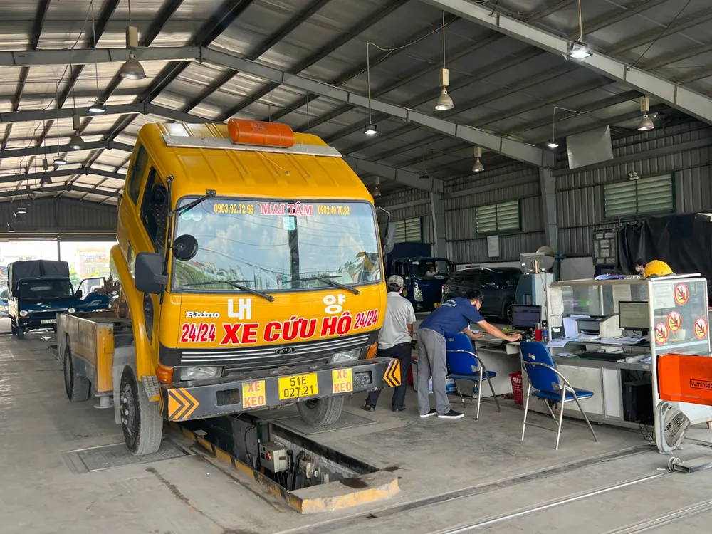 Các địa phương đã lên phương án giảm ùn tắc tại các trung tâm đăng kiểm trong các tháng cao điểm cuối năm 2023, đầu 2024. Ảnh: T.NHUNG P8_hinhbai.jpg