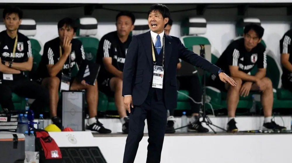 15_HLV Hajime Moriyasu_300.jpg