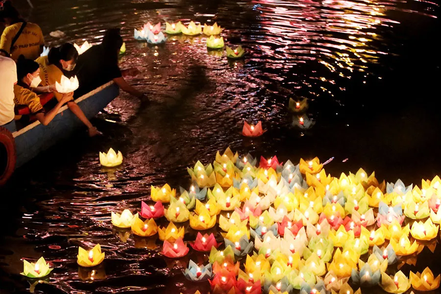 Đêm nguyện cầu ảnh 7