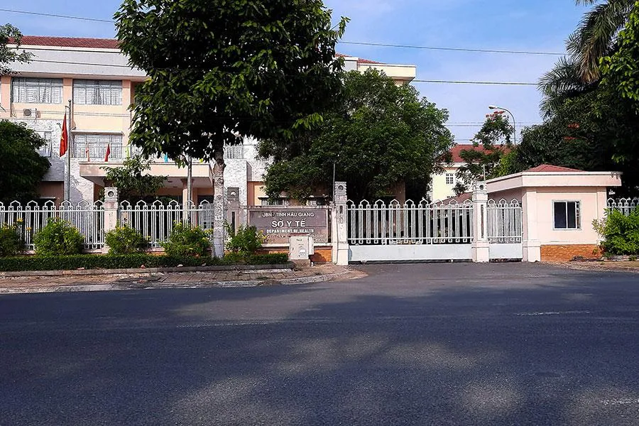 Sở Y tế tỉnh đã ký ba hợp đồng mua hơn 16.000 kit test của Công ty Việt Á với số tiền hơn 7,2 tỉ đồng và đã thanh toán 100%. Ảnh: CHÂU ANH Sở Y tế tỉnh đã ký ba hợp đồng mua hơn 16.000 kit test của Công ty Việt Á với số tiền hơn 7,2 tỉ đồng và đã thanh toán 100%. Ảnh: CHÂU ANH