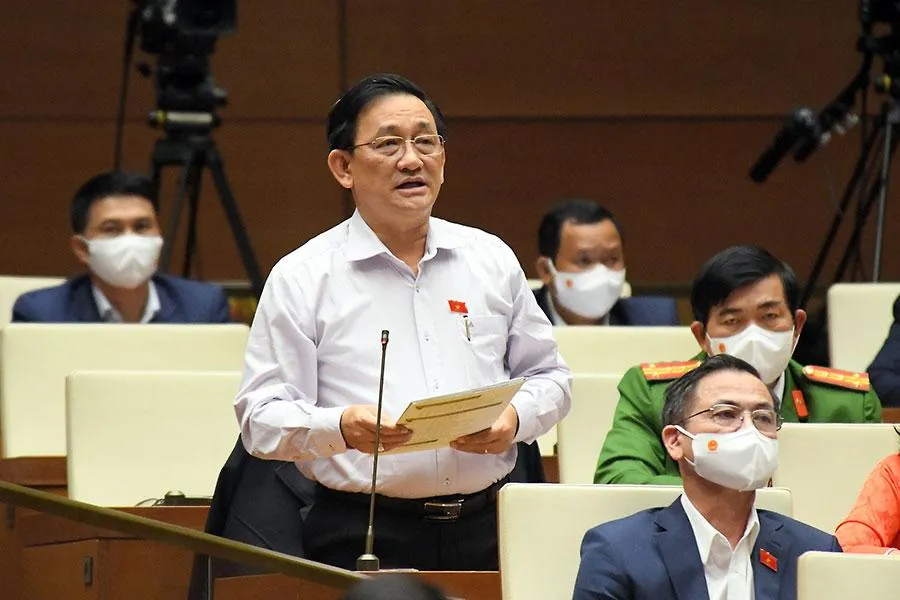 Ông Trần Quốc Tuấn, Đoàn đại biểu Quốc hội tỉnh Trà Vinh, lo ngại còn nhiều Việt Á trong các ngành, lĩnh vực khác. Ảnh: QH