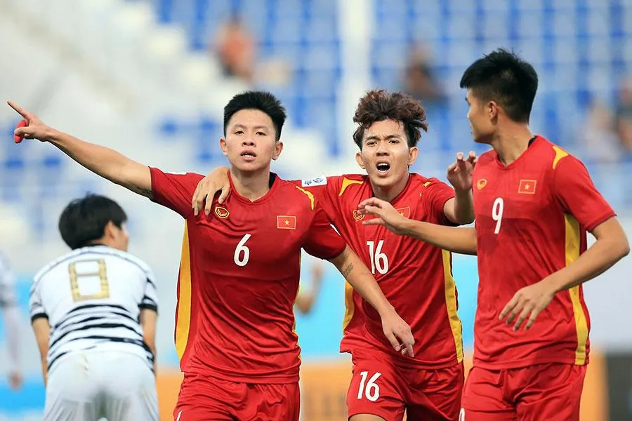 Tiến Long (6) với bàn gỡ hòa tuyệt đẹp trong trận U-23 Việt Nam - U-23 Hàn Quốc 1-1. Ảnh: ANH THỎA Tiến Long (6) với bàn gỡ hòa tuyệt đẹp trong trận U-23 Việt Nam - U-23 Hàn Quốc 1-1. Ảnh: ANH THỎA