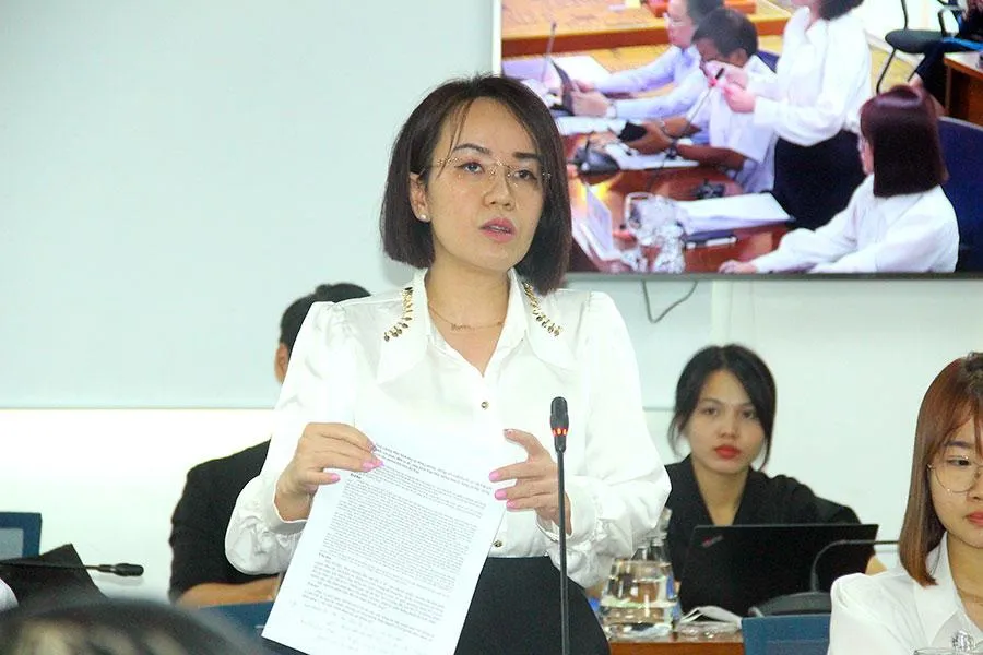 Bà Lê Thiện Quỳnh Như, Phó Chánh Văn phòng Sở Y tế TP.HCM, phát biểu tại buổi họp báo. Ảnh: LÊ THOA