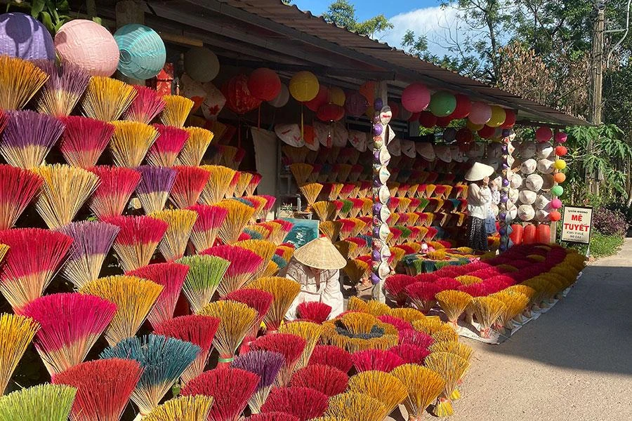 Quán của mệ Tuyết ở 69 Huyền Trân Công Chúa, phường Thủy Xuân, TP Huế. Ảnh: NHƯ LOAN Quán của mệ Tuyết ở 69 Huyền Trân Công Chúa, phường Thủy Xuân, TP Huế. Ảnh: NHƯ LOAN