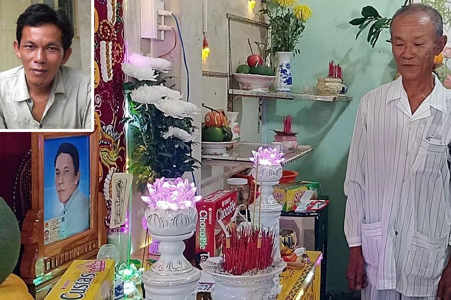 Nguyễn Thành Lãng (ảnh nhỏ) lúc còn sống và di ảnh trên bàn vong tại nhà người cha Nguyễn Thanh Là (đứng bên) ở xóm chài Văn Thánh, phường Phú Tài, TP Phan Thiết. Ảnh: PHƯƠNG NAM Nguyễn Thành Lãng (ảnh nhỏ) lúc còn sống và di ảnh trên bàn vong tại nhà người cha Nguyễn Thanh Là (đứng bên) ở xóm chài Văn Thánh, phường Phú Tài, TP Phan Thiết. Ảnh: PHƯƠNG NAM