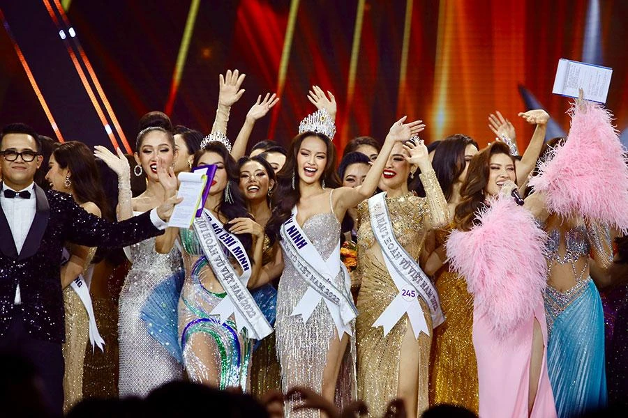 Chung kết Hoa hậu Hoàn vũ Việt Nam với ngôi vị cao nhất thuộc về Hoa hậu Ngọc Châu. Ảnh: NGUYỆT NHI