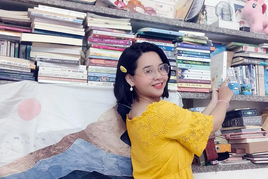 Đào Thanh Việt Phương bên không gian sống hiện nay của mình. Ảnh: NVCC