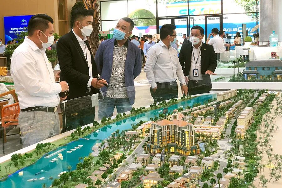 Chất lượng nhà môi giới càng cao sẽ càng hỗ trợ thị trường bất động sản phát triển bền vững. Ảnh: Q.HUY Chất lượng nhà môi giới càng cao sẽ càng hỗ trợ thị trường bất động sản phát triển bền vững. Ảnh: Q.HUY