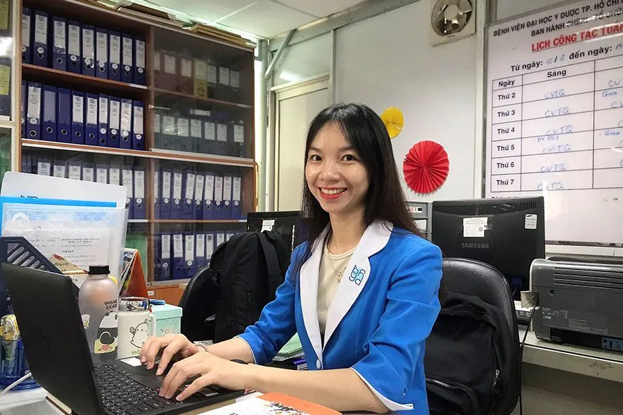 Tác giả tại nơi làm việc. Ảnh: NVCC