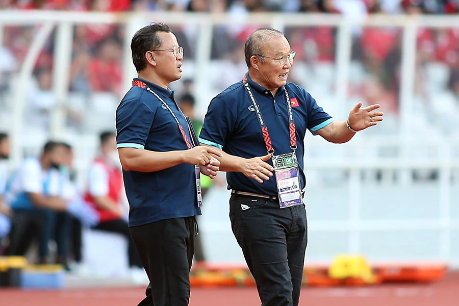 Chỉ có ông Park là hiểu hơn ai hết về những khó khăn khách quan mà thầy trò ông đang chịu. Ảnh: ANH THỎA Chỉ có ông Park là hiểu hơn ai hết về những khó khăn khách quan mà thầy trò ông đang chịu. Ảnh: ANH THỎA