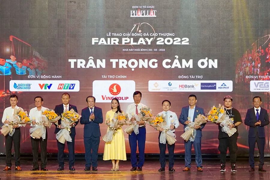 Cám ơn hội đồng thẩm định và cám ơn những nhà tài trợ đồng hành. Cám ơn hội đồng thẩm định và cám ơn những nhà tài trợ đồng hành.