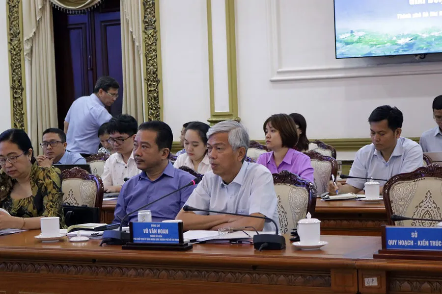 Phó Chủ tịch UBND TP.HCM Võ Văn Hoan chủ trì hội nghị. Ảnh: THANH TUYỀN