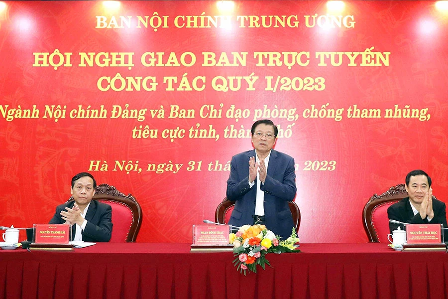 Trưởng ban Nội chính Trung ương Phan Đình Trạc chủ trì hội nghị. Ảnh: TTXVN