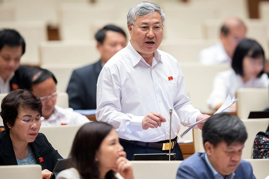 Đại biểu Trần Văn Lâm, Đoàn đại biểu Quốc hội tỉnh Bắc Giang, tranh luận về Luật Hợp tác xã. Ảnh: quochoi.vn Đại biểu Trần Văn Lâm, Đoàn đại biểu Quốc hội tỉnh Bắc Giang, tranh luận về Luật Hợp tác xã. Ảnh: quochoi.vn