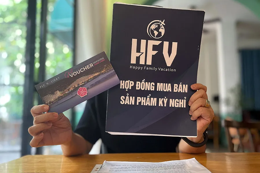 Do không liên lạc được với Công ty HFV, nhiều khách hàng đã gửi đơn cầu cứu cơ quan chức năng. Ảnh: TÚ UYÊN