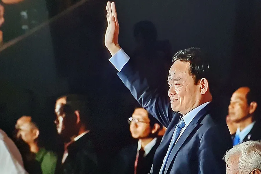 Phó Thủ tướng Trần Lưu Quang thăm đoàn thể thao Việt Nam và dự lễ khai mạc SEA Games