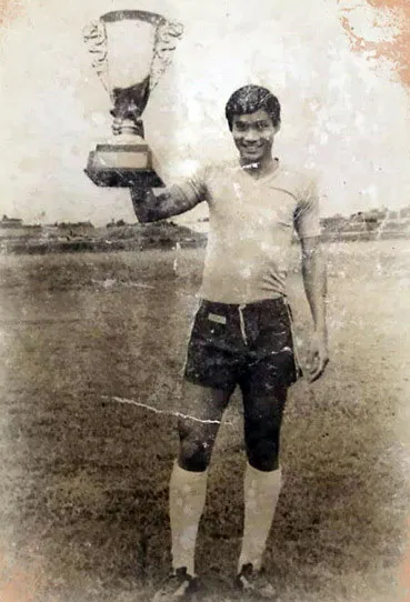 Những năm 1980 từng là một tiền đạo khét tiếng với chức vô địch quốc gia đầu tiên cùng Tổng cục Đường sắt. Ảnh: Tư liệu