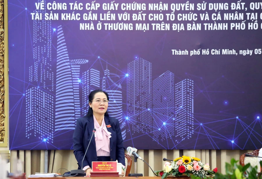 Chủ tịch HĐND TP.HCM Nguyễn Thị Lệ phát biểu tại phiên giải trình chiều 5-7. Ảnh: THANH THÙY Chủ tịch HĐND TP.HCM Nguyễn Thị Lệ phát biểu tại phiên giải trình chiều 5-7. Ảnh: THANH THÙY