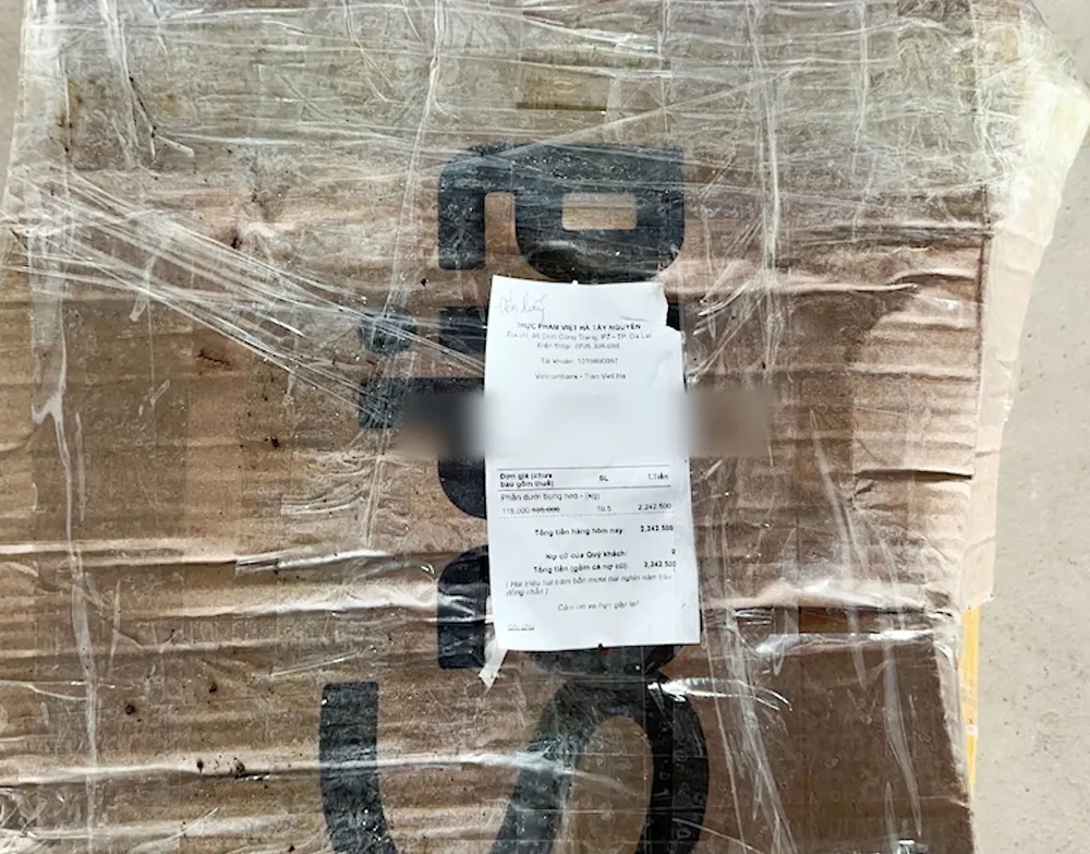 Thùng hàng vú heo mà Công ty Việt Hà Tây Nguyên giao cho quán nhậu.