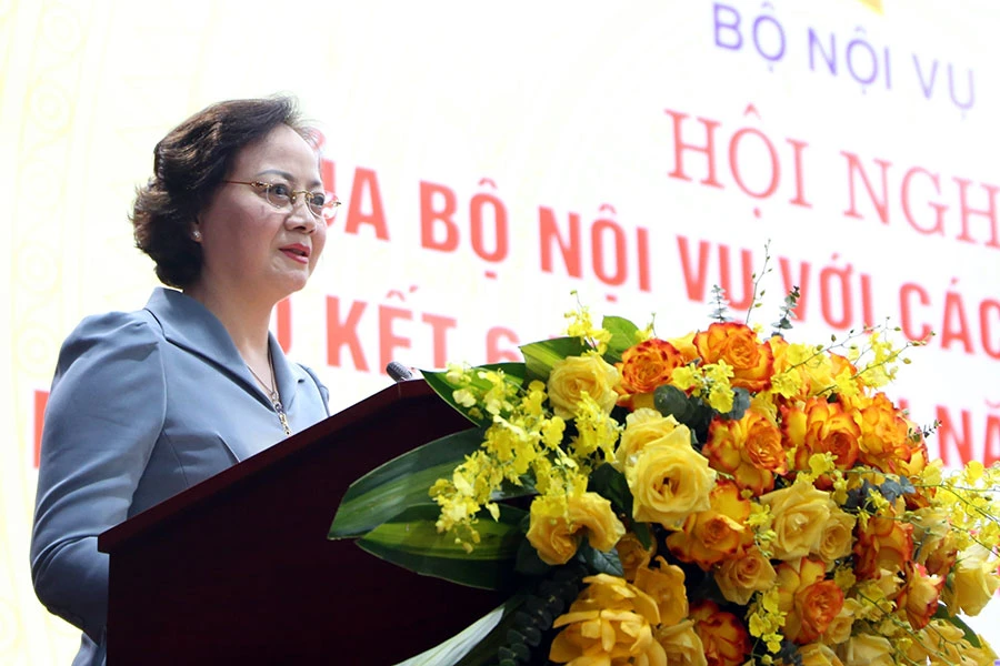 Bộ trưởng Bộ Nội vụ Phạm Thị Thanh Trà phát biểu tại hội nghị. Ảnh: TN Bộ trưởng Bộ Nội vụ Phạm Thị Thanh Trà phát biểu tại hội nghị. Ảnh: TN