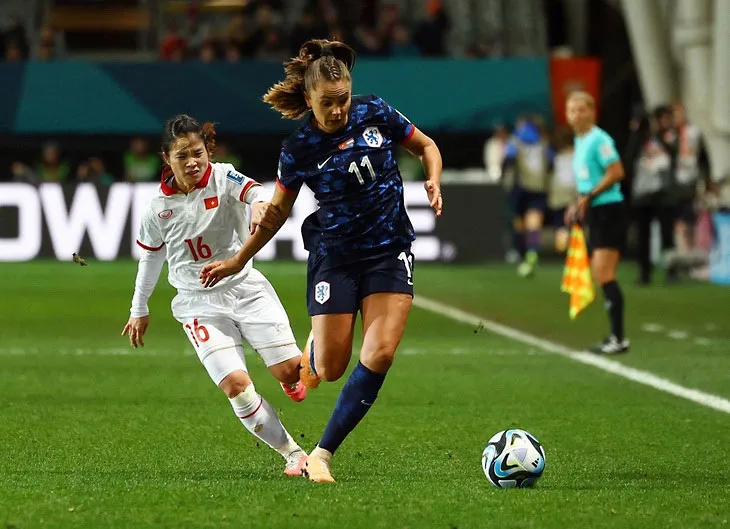 Sức mạnh và sức bật của các cầu thủ Hà Lan trong trận thắng Việt Nam 7-0. Ảnh: REUTERS Sức mạnh và sức bật của các cầu thủ Hà Lan trong trận thắng Việt Nam 7-0. Ảnh: REUTERS