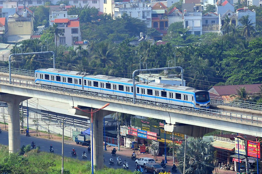 Đoàn tàu metro số 1 (Bến Thành - Suối Tiên) trong một lần chạy thử nghiệm. Ảnh: HOÀNG GIANG