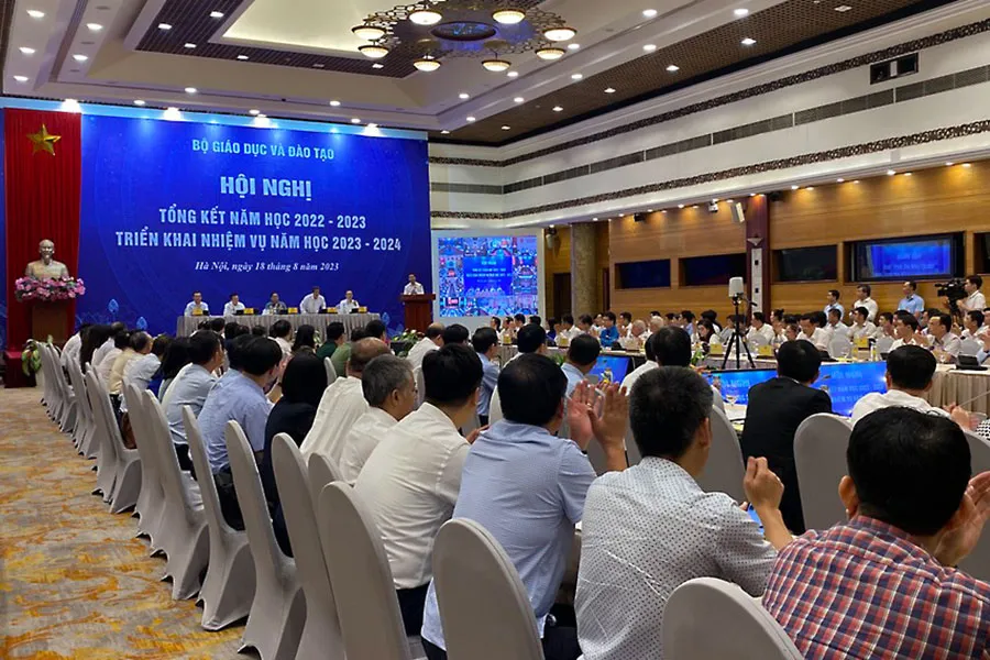 Hội nghị được tổ chức trực tiếp kết hợp trực tuyến. Ảnh: MINH TRÚC